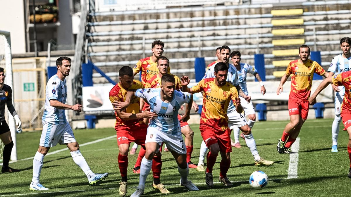 Este corsaro a Treviso: battuti i campioni, ma in città esplode l'apoteosi promozione