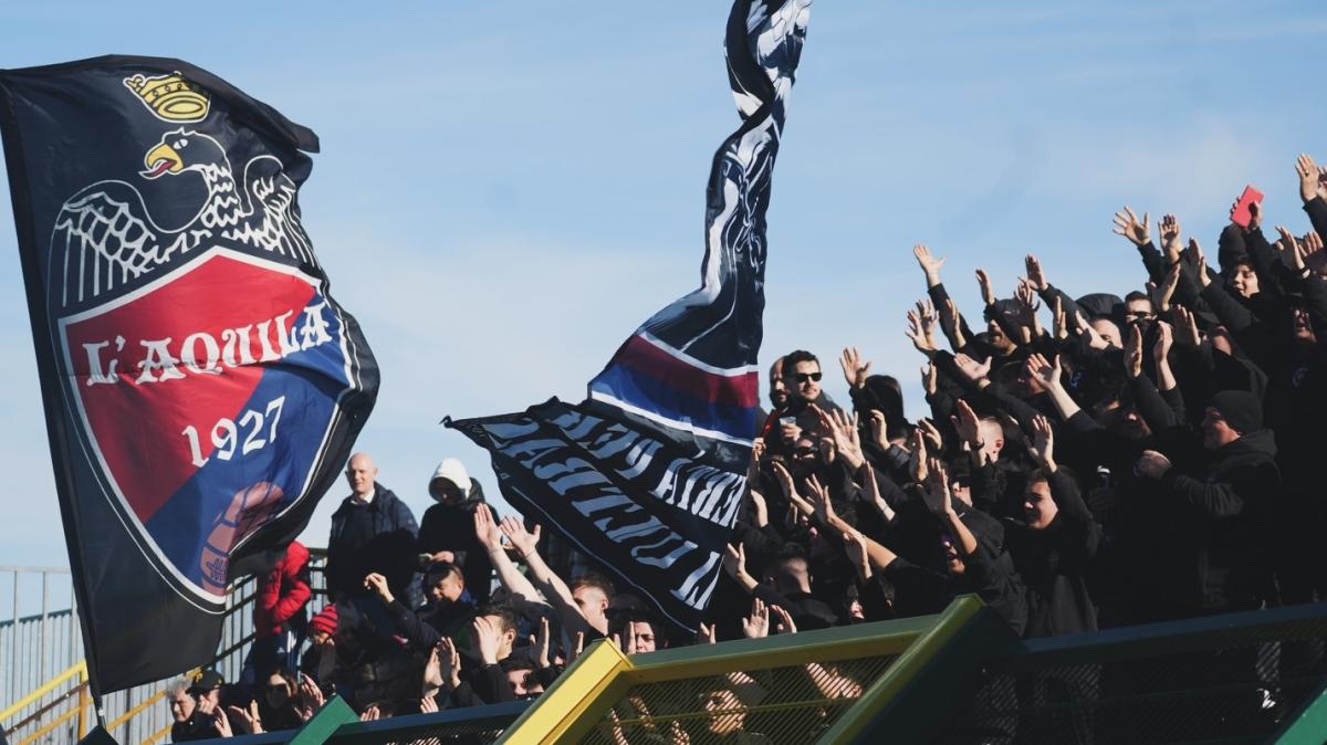 L’Aquila, vietato soffrire di vertigini. Chianese si aggrappa ai "Gemelli del Gol" per scacciare i fantasmi marchigiani