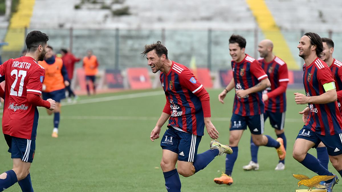 UFFICIALE: C'è un addio nel centrocampo della Nocerina