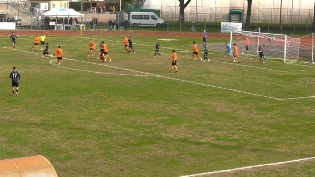 Spal, vittoria d'oro in dieci uomini: Mazza stende il Russi