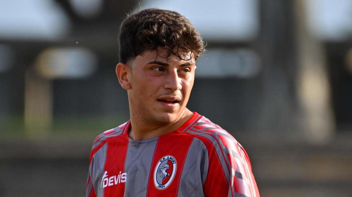 L'Angri condanna la violenza ed abbraccia Bruno Petrone