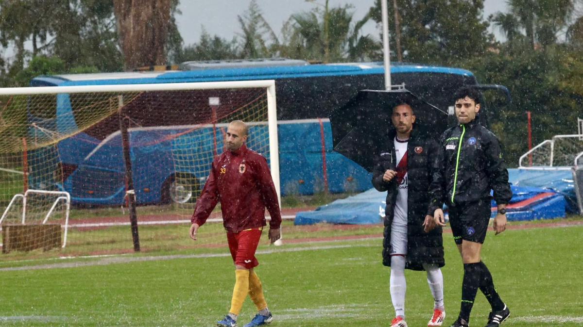 Nuova Igea Virtus-Reggina, pioggia e caos: la decisione definitiva dell'arbitro