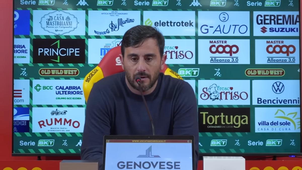 Il Catanzaro sfida la Juve Stabia, Aquilani: «Gruppo solido, siamo pronti»