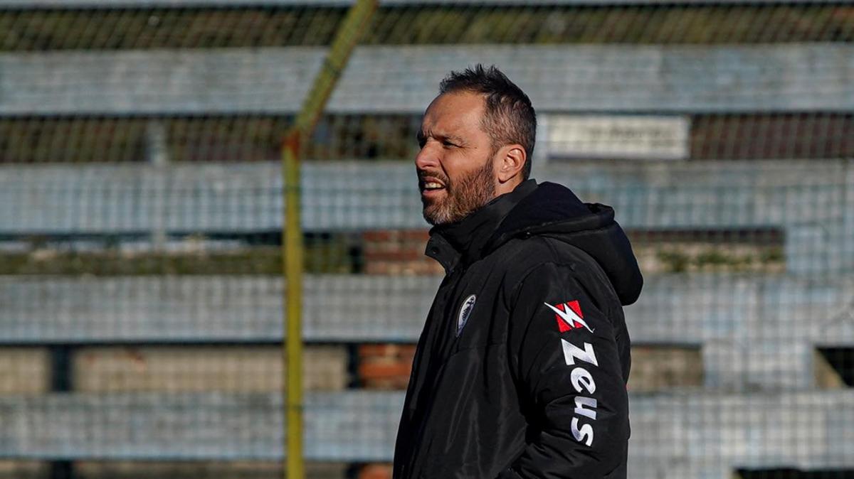 Sant'Angelo, mister Vullo carica i suoi: «Se vinciamo a Correggio siamo salvi»