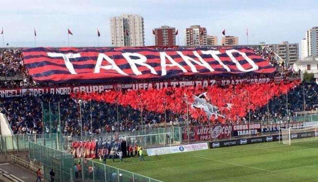 Follia ultras a Taranto: l'assalto a Nicola Loiodice infanga una tifoseria intera