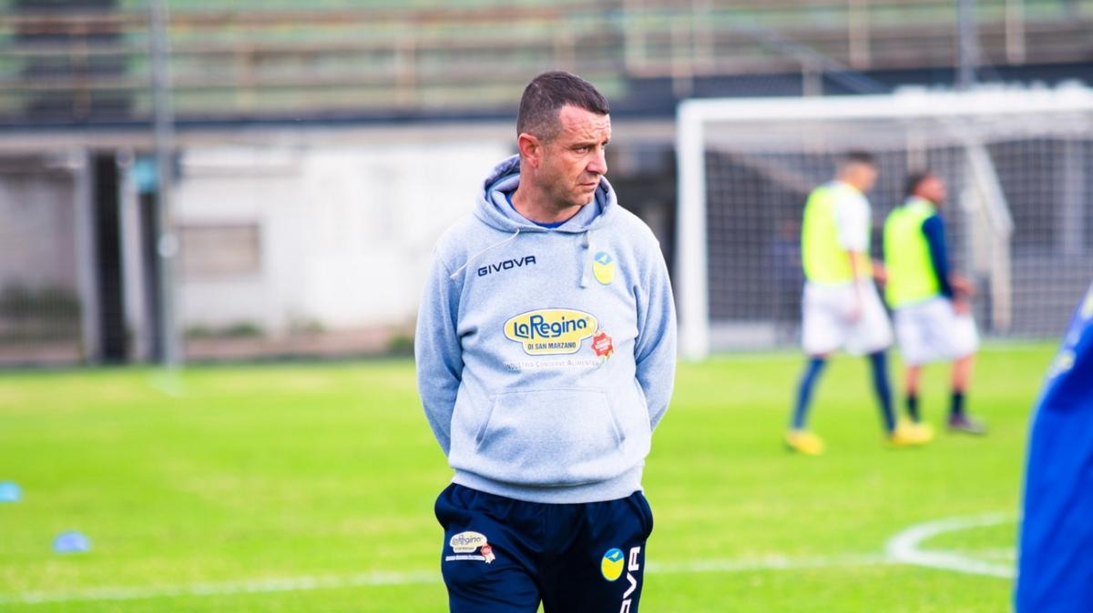 INCREDIBILE - La Scafatese capolista cambia allenatore! 