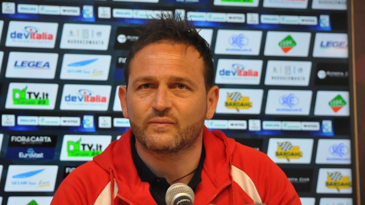 Nocerina, Langella amaro: «Vedere lo stadio così fa male, siamo in un tunnel»