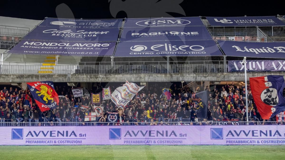 Potenza, a un passo dal sogno: stasera al "Viviani" il ritorno playoff contro il Campobasso. I lucani blindano il 3-0 dell'andata
