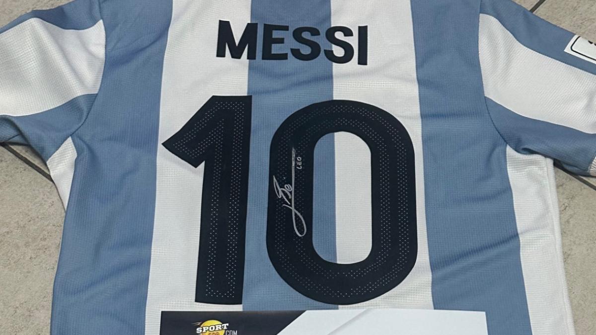 A Piece of History: Lionel Messi’s Match-Worn Anniversary Jersey Comes to Market