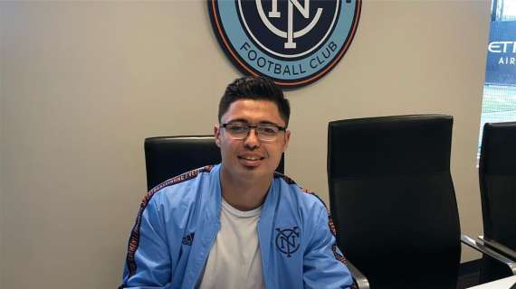 Luis Barraza Signs First Professional Contract With New York City