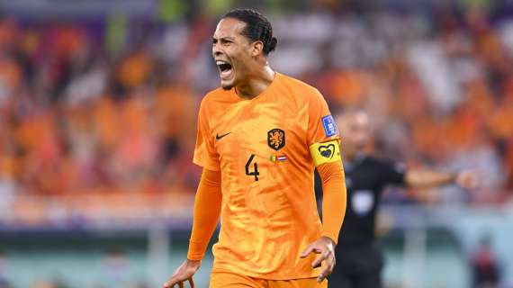 Band OneLove, harsh criticism in Holland. Van Dijk: "I'm a footballer, I don't risk a yellow card"