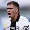 Britschgi balla il griddy, Pellegrino con la testa dura: il Parma torna a esultare, ma che fatica… Suzuki ci mette una pezza ai rigori, ma gli errori difensivi sono gravi