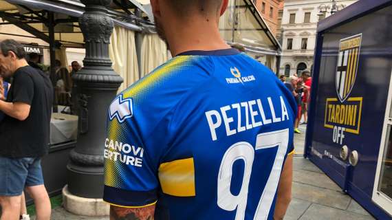 Pezzella: "Orgoglioso di vestire una maglia storica come quella del Parma"