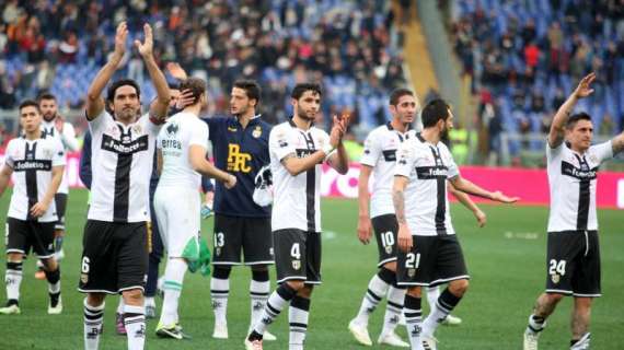 Parma-Hellas Verona 2-2, i crociati salutano il Tardini tra gli applausi