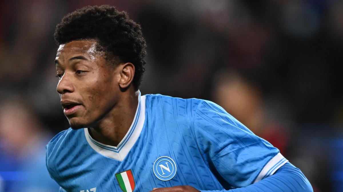 Napoli, possibile lesione al tendine d'Achille per Neres: fatale l'ingresso con il Parma