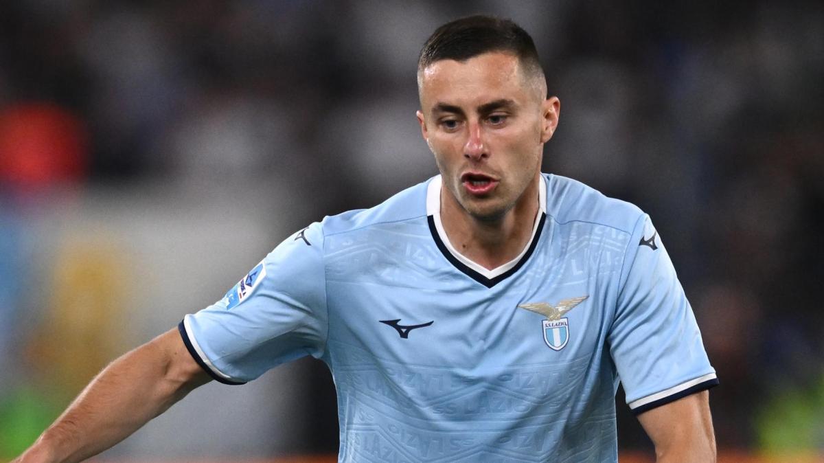 Serie A, Marusic regala la vittoria in extremis alla Lazio: col Sassuolo finisce 2-1