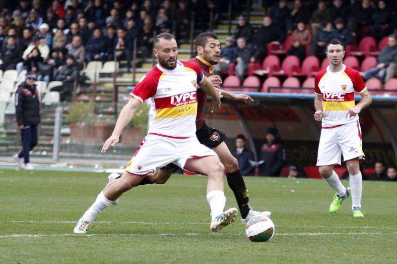 Mercato: Del Fabro al Novara libera Scognamiglio