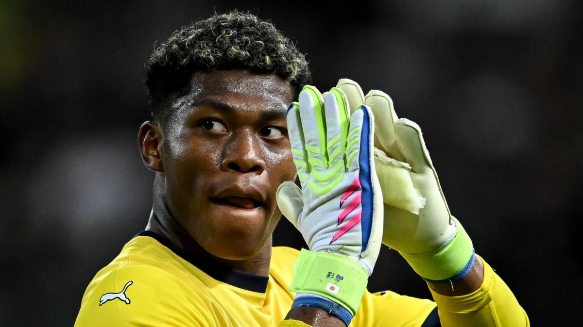 UFFICIALE: Zion Suzuki lascia il Parma e firma con l'Aston Villa