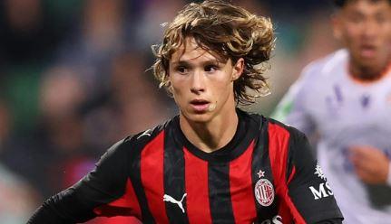 Il Parma ci prova per Comotto! Il classe 2008 farà ritorno al Milan dopo il prestito allo Spezia