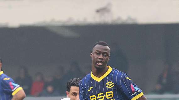 Hellas Verona, si attendono gli esami per Niasse: in dubbio per la sfida al Parma