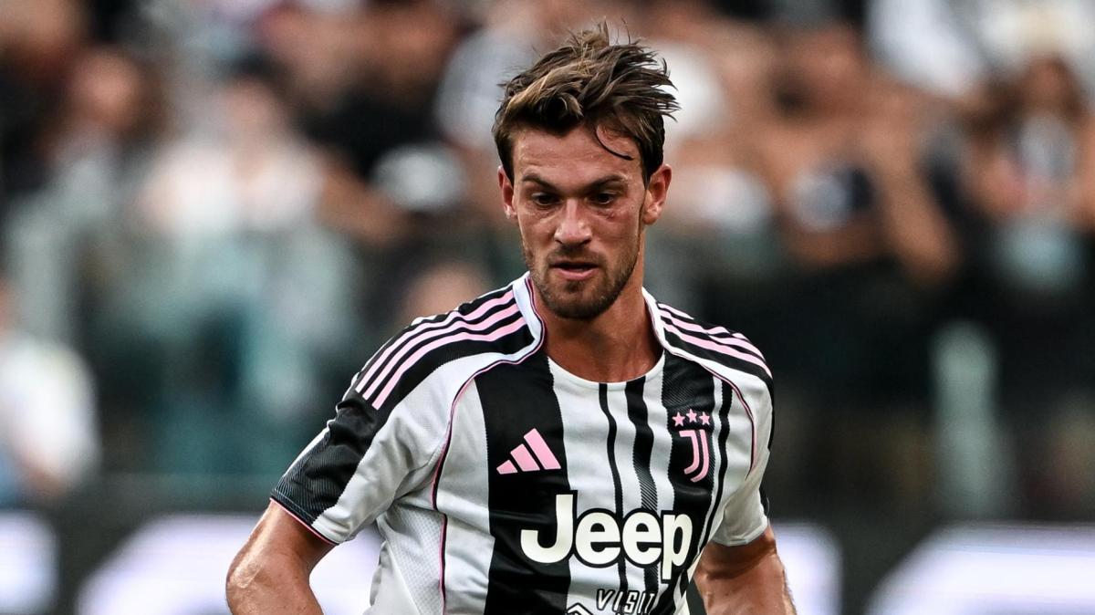 Il punto sui difensori: sfuma Ziolkowski, la prima opzione è Rugani. Ma c'è anche Dossena