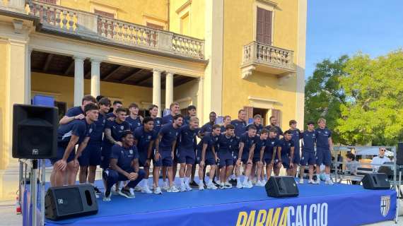 GALLERY - Il Parma incontra i tifosi a Collecchio: foto e autografi per la squadra di Cuesta