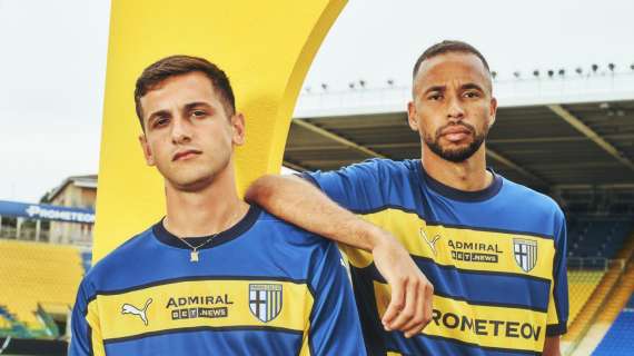 Resa nota la nuova maglia 'Away' del Parma 2024/25: tornano le righe orizzontali