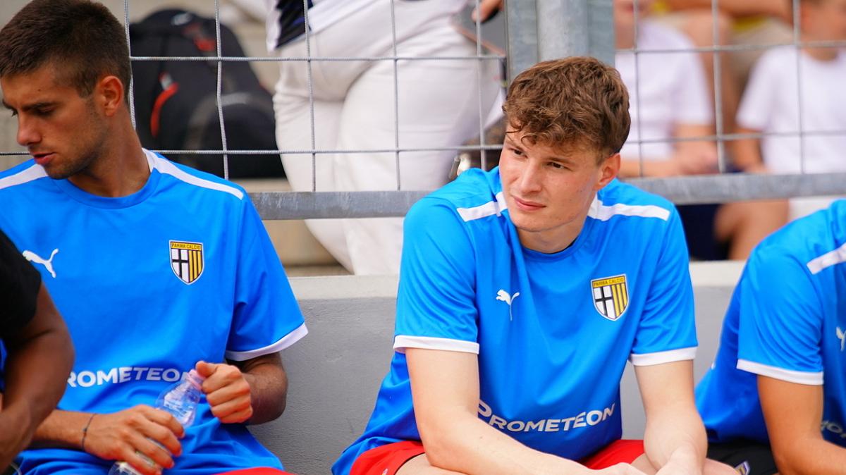 La curiosa gestione dei portieri in casa Parma: l'infortunio di Suzuki rovina i piani, ma era davvero necessario trovarsi a riflettere sugli svincolati?