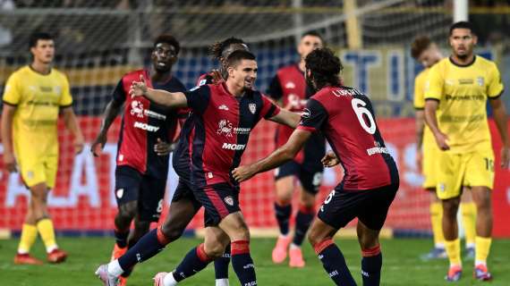 Serie A, il Cagliari lascia l'ultima posizione e aggancia il Parma in classifica. Prima vittoria dei sardi