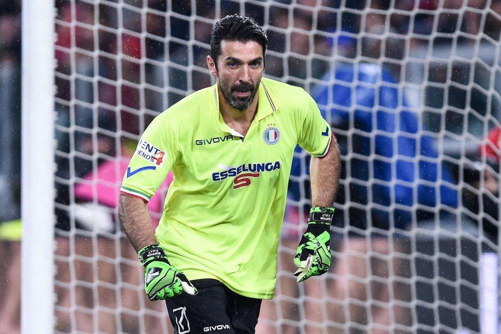 Buffon torna in Italia: domani le visite mediche con la Juventus