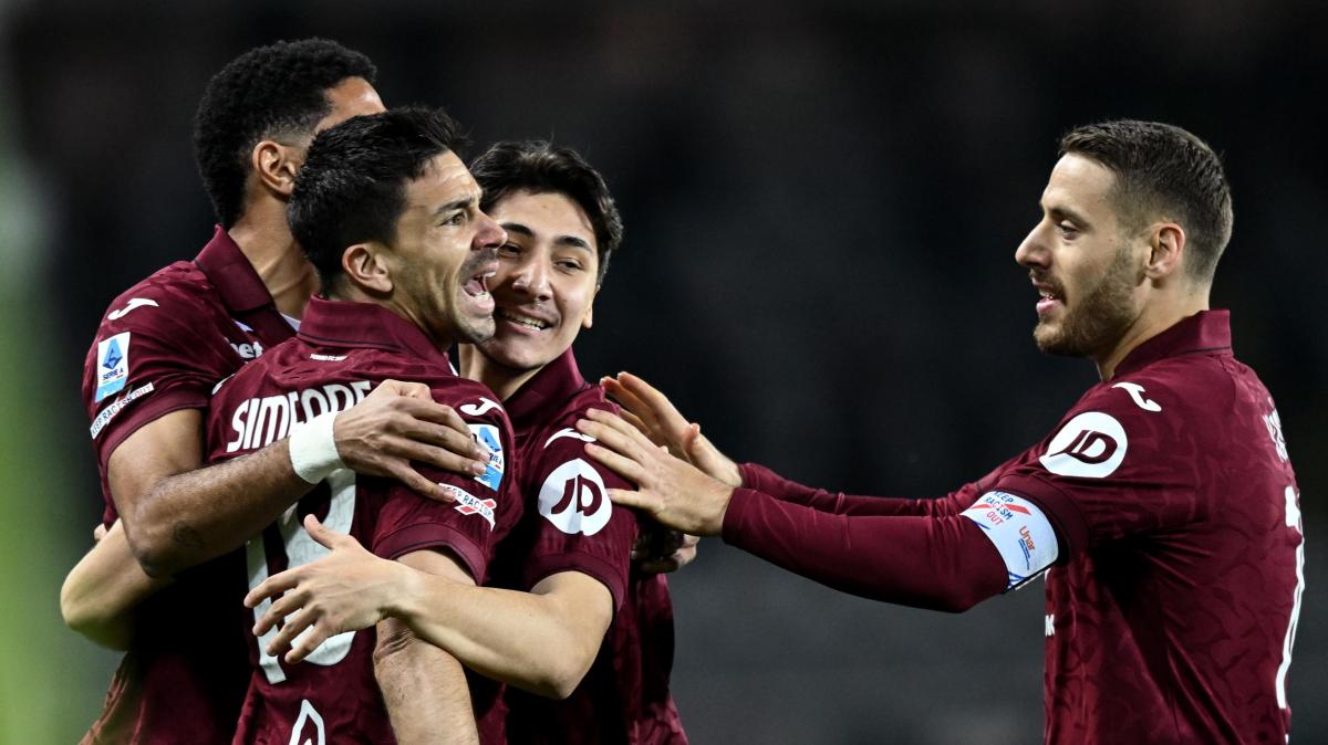 Vlasic fulcro del gioco. Simeone e Adams con le fiammate decisive. Le pagelle di ParmaLive.com