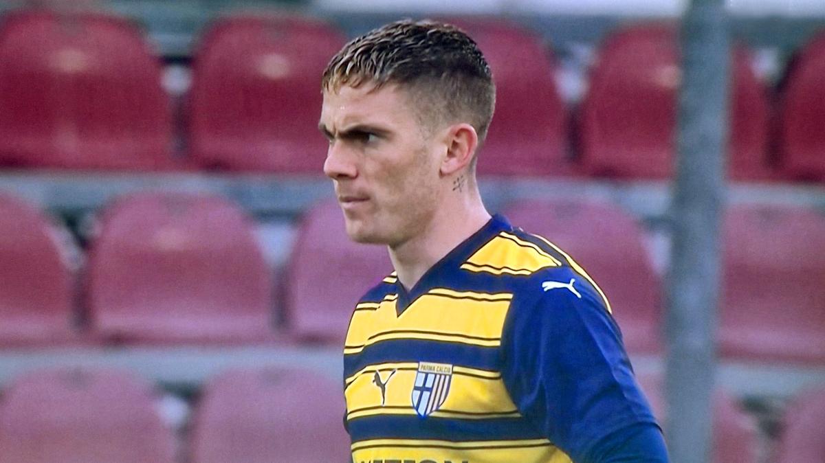 Cento partite con il Parma per Estevez: il club celebra il traguardo dell'argentino