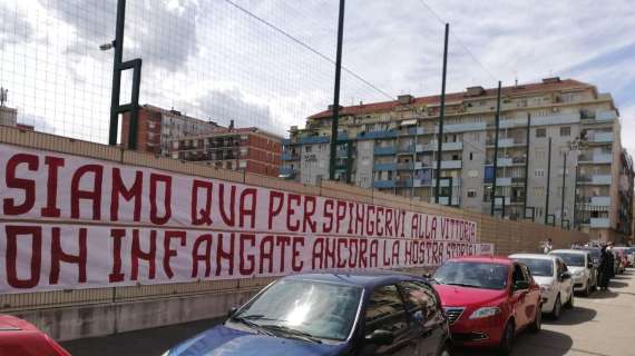 Torino, la carica dei 200 tifosi: "Non infangate la nostra storia"