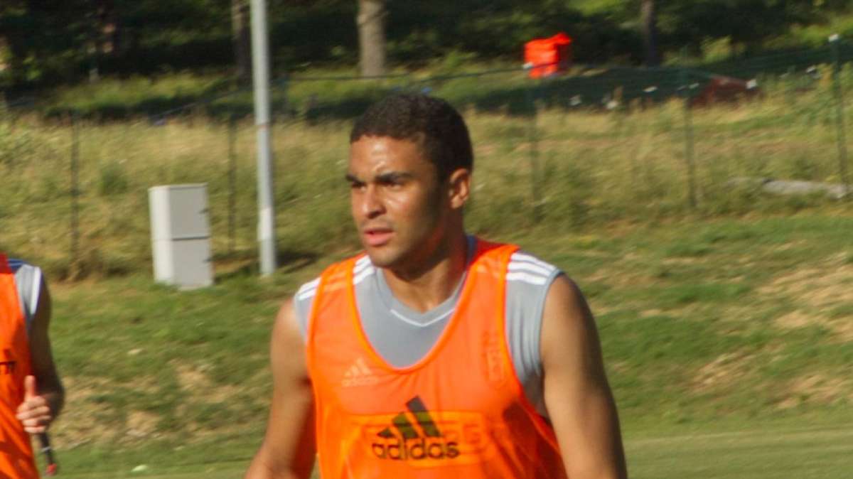Mercato: si profila un derby per Defrel