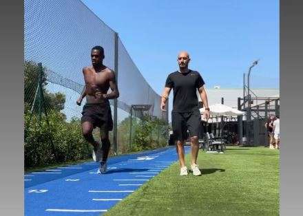 In attesa di notizie dal mercato, Bonny continua ad allenarsi ad Ibiza