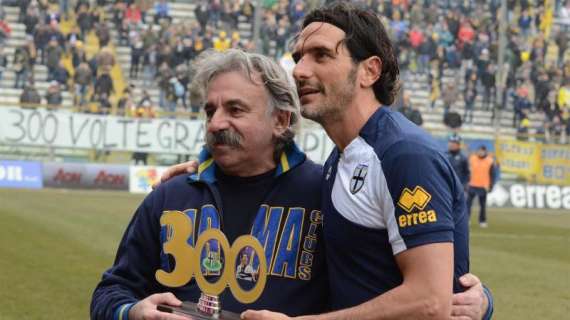 Ancora festeggiamenti per le 300 partite di Lucarelli col Parma