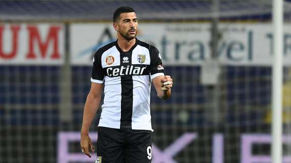 Mercato infruttuoso per Alves e Pellè: i due ex Parma sono ancora svincolati