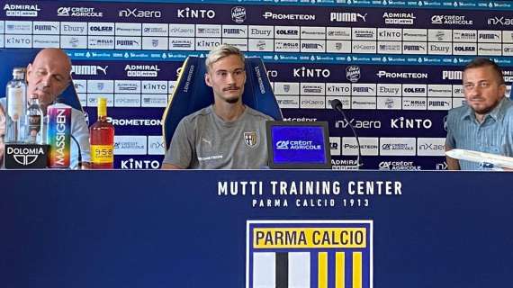 LIVE! Almqvist: "Parma club storico, onorato di esser qui. La città è tranquilla, mi piace molto"