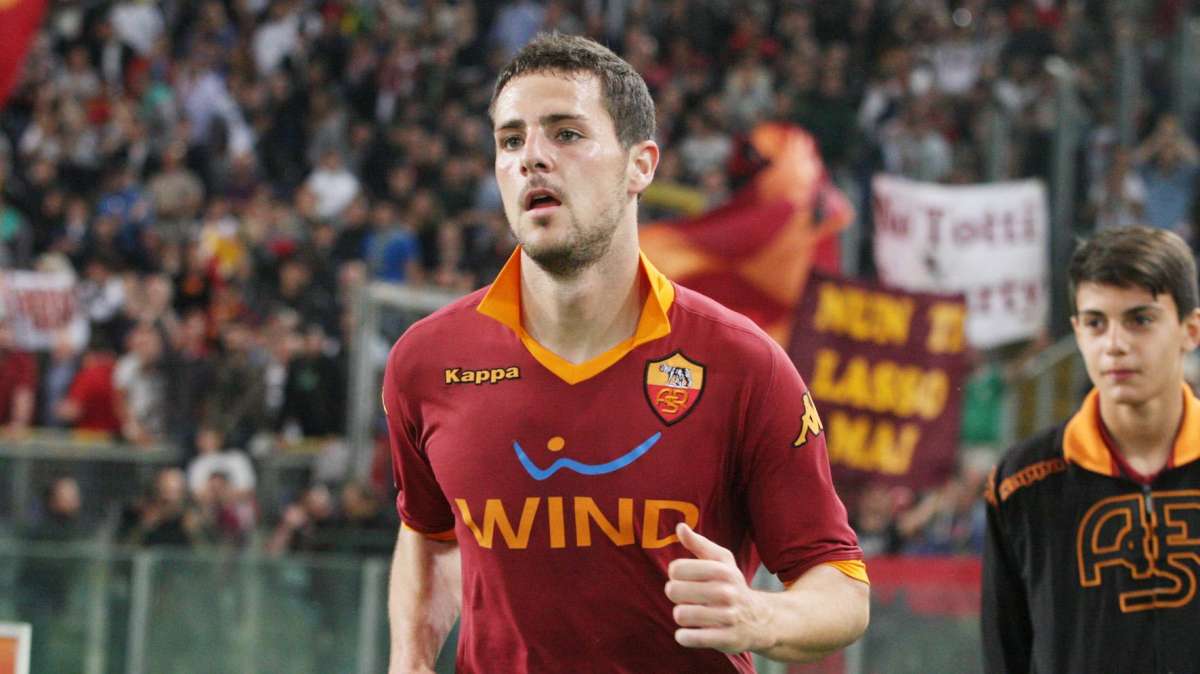Ag. Destro: "Zero possibilità che vada al Parma, sta bene alla Roma"