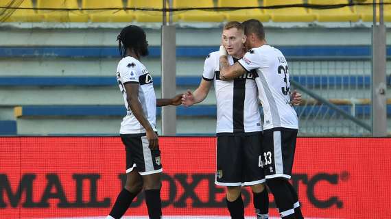 Lecce-Parma 3-4, sette gol per chiudere l'annata. Gli highlights della sfida