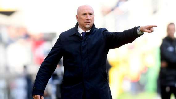 Cagliari, Maran pensa alla difesa a tre contro il Parma