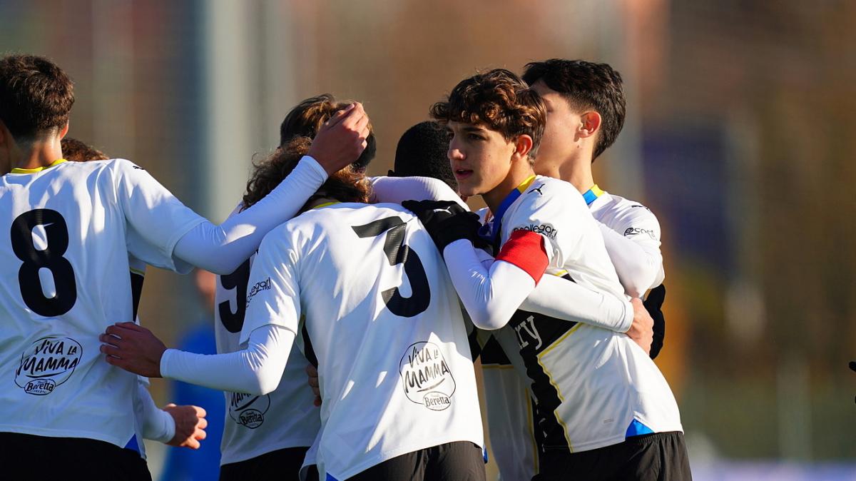 Under 15, goleada del Parma: i crociati mantengono la vetta della classifica