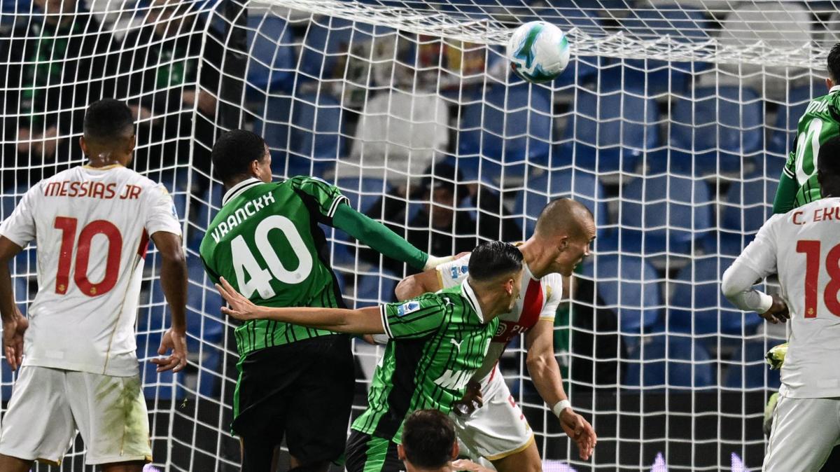 Serie A, il Genoa centra la prima vittoria stagionale: Ostigard affonda il Sassuolo in extremis