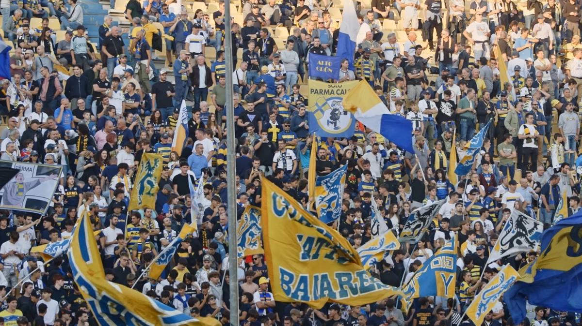 Serie B, alcuni tifosi del Parma a supportare la Samp contro la Reggiana