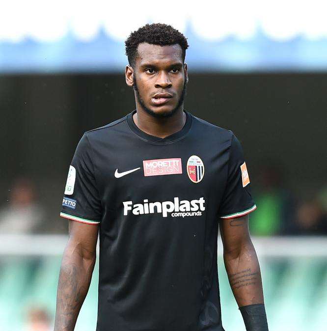 Gravillon resta nel mirino del Parma, ma sono tante le concorrenti in Serie A