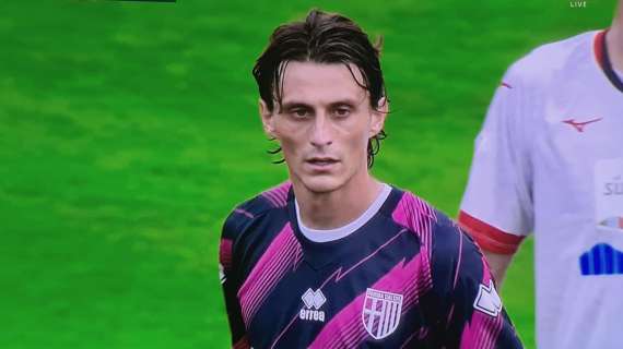 Il Parma saluta Inglese: "Sei anni con noi, venti gol. Buona fortuna"