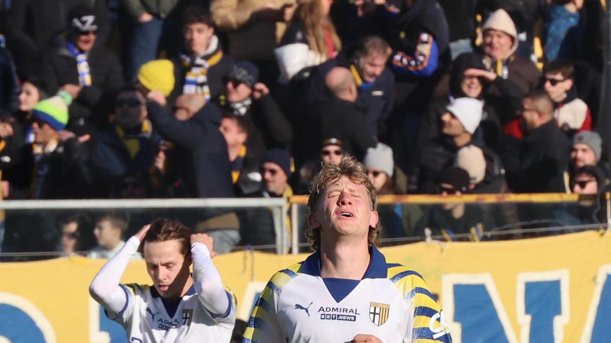 Un Parma determinato e cinico ritrova la vittoria in casa e batte la Fiorentina. Gli highlights del match