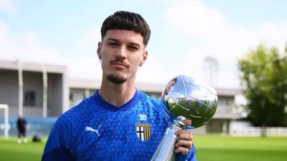 Dennis Man e la foto con la coppa: "Quando finalmente trovi il trofeo..."