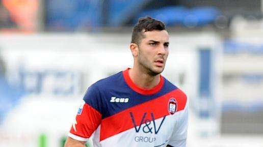 Ag. Ishak: "Sta facendo bene a Crotone, a fine stagione decideremo il suo futuro col Parma"