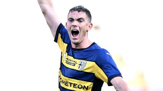 Estevez su Instagram: "Testa alla prossima. Forza Parma"